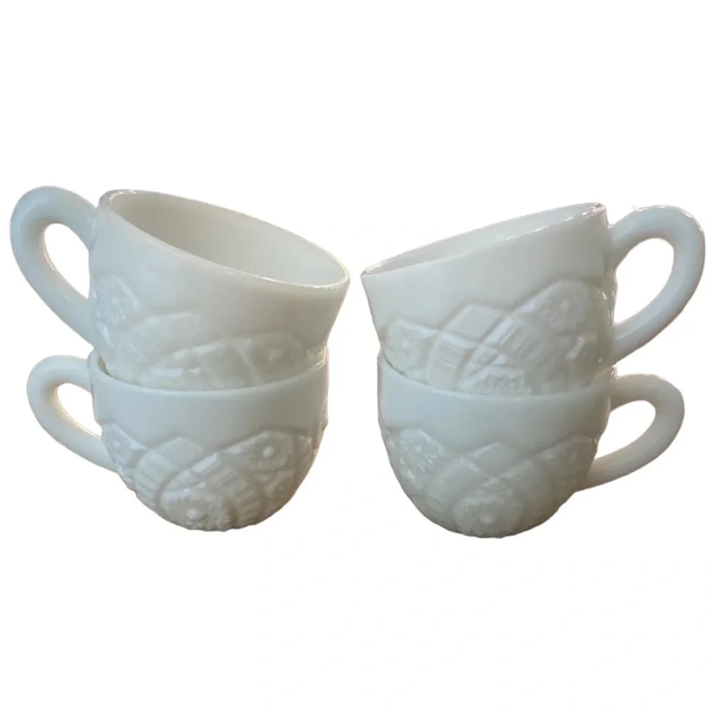 Vintage McKee Concord Opaque Milk Glass Punch Cups Mugs‎ Set of 4